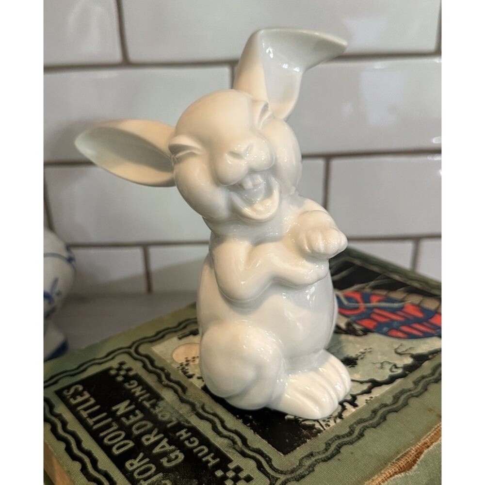 VTG White Happy Sassy Bunny Rabbit Rosenthal Germany Classic Porcelain Figurine